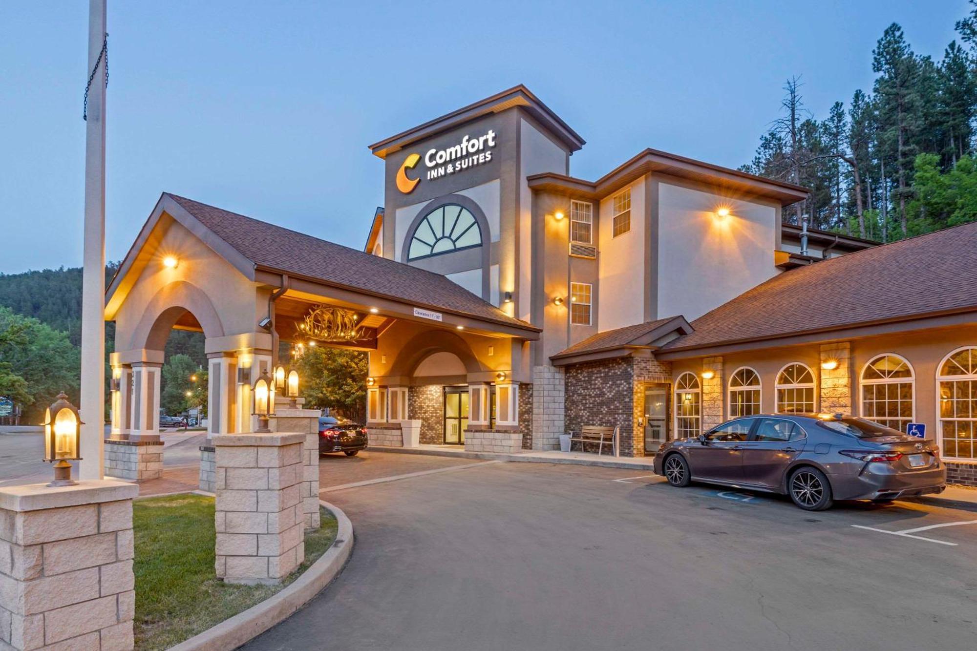 Comfort Inn & Suites Mt Rushmore Keystone Exterior photo