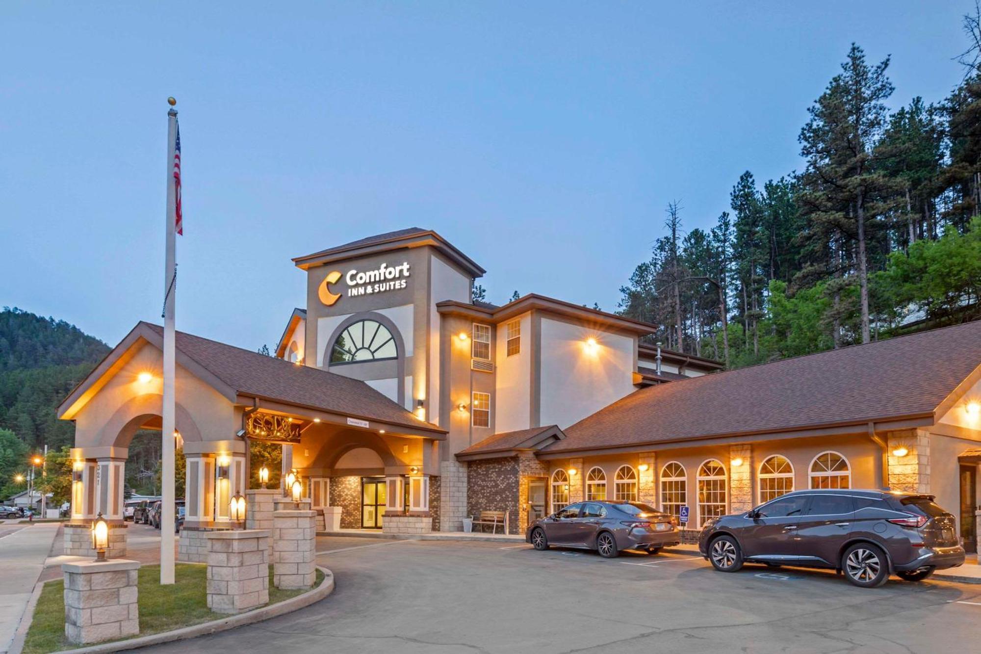 Comfort Inn & Suites Mt Rushmore Keystone Exterior photo
